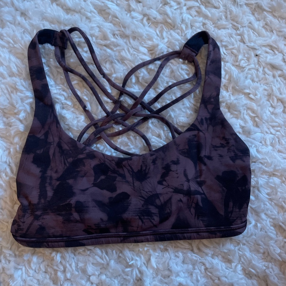 Lululemon sports bra